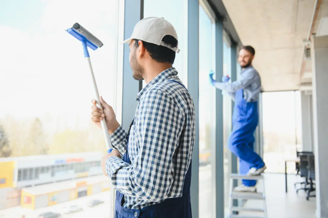 When to Hire a Professional Window Cleaner