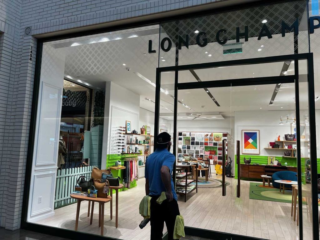 Dallas Retail Storefront Window Cleaning