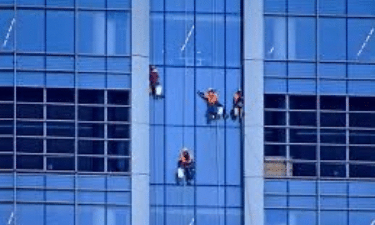 What Is Commercial Window Cleaning
